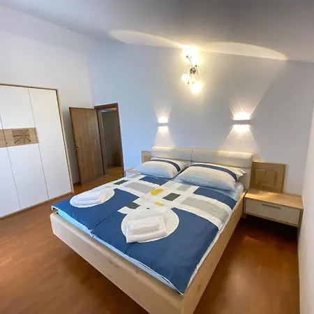 Mit Privatpool Fuer 6 Personen Ca 111 Qm In Medulin, Istrien Suedkueste Von Istrien Holiday home